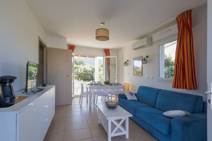 Location de vacances pour 6 personnes, avec piscine ainsi que jardin et terrasse, animaux acceptés à Belgodère - 2