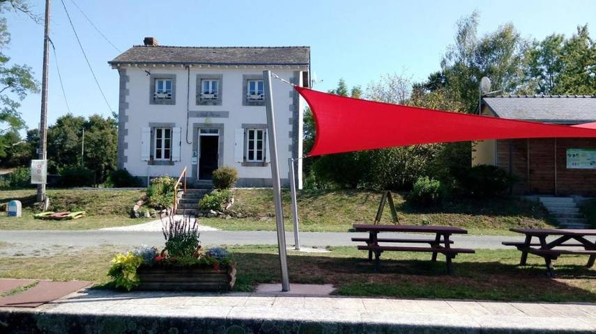 Gîte pour 5 personnes, avec jardin et vue à Sacé
