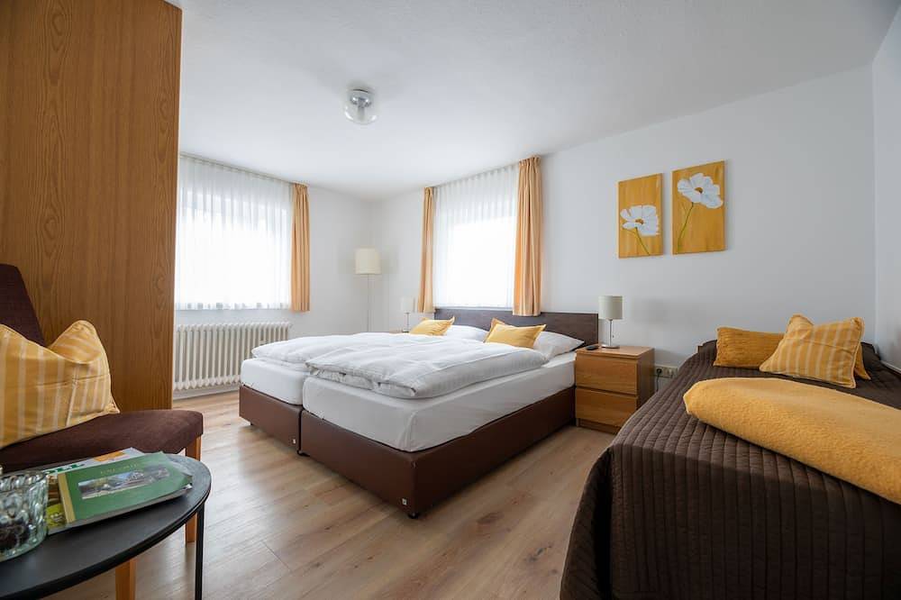 Ferienhaus in Ortsrandlage mit Aussensauna und beleuchteter Glasüberdachung in Eslohe, Hochsauerlandkreis
