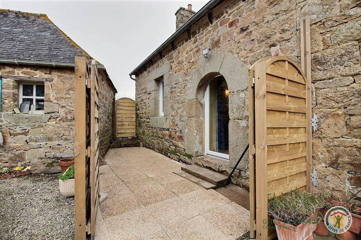 Gîte pour 2 personnes, avec jardin à Kermaria-Sulard - 4