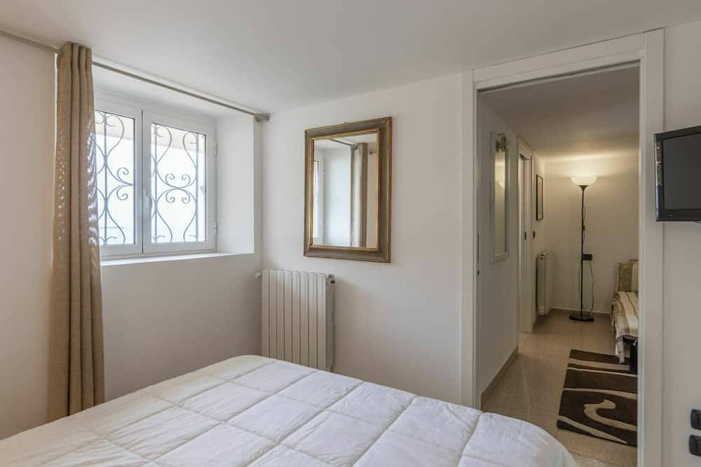 Appartamento intero, Incantevole appartamento per 4 ospiti con piscina, Wifi e Tv in Latte (Ventimiglia), Ventimiglia
