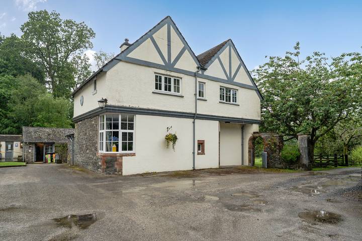 Cottage for 8 people, with pool and garden in the Lake District