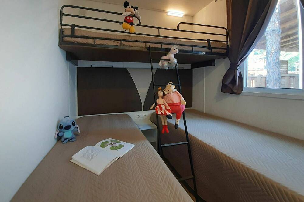 Cosy apartment in villa for 5 guests with Wifi, pool, A/C and terrace in Marina di Bibbona, Bibbona