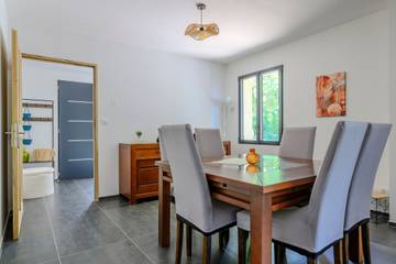Villa pour 4 Personnes dans Ménerbes, Parc naturel régional du Luberon, Photo 4