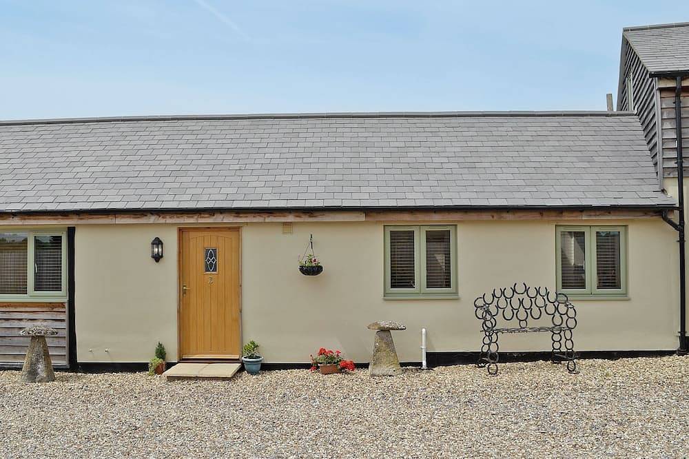 1 bedroom accommodation in Binknoll, near Royal Wootton Bassett in Royal Wootton Bassett, Wiltshire