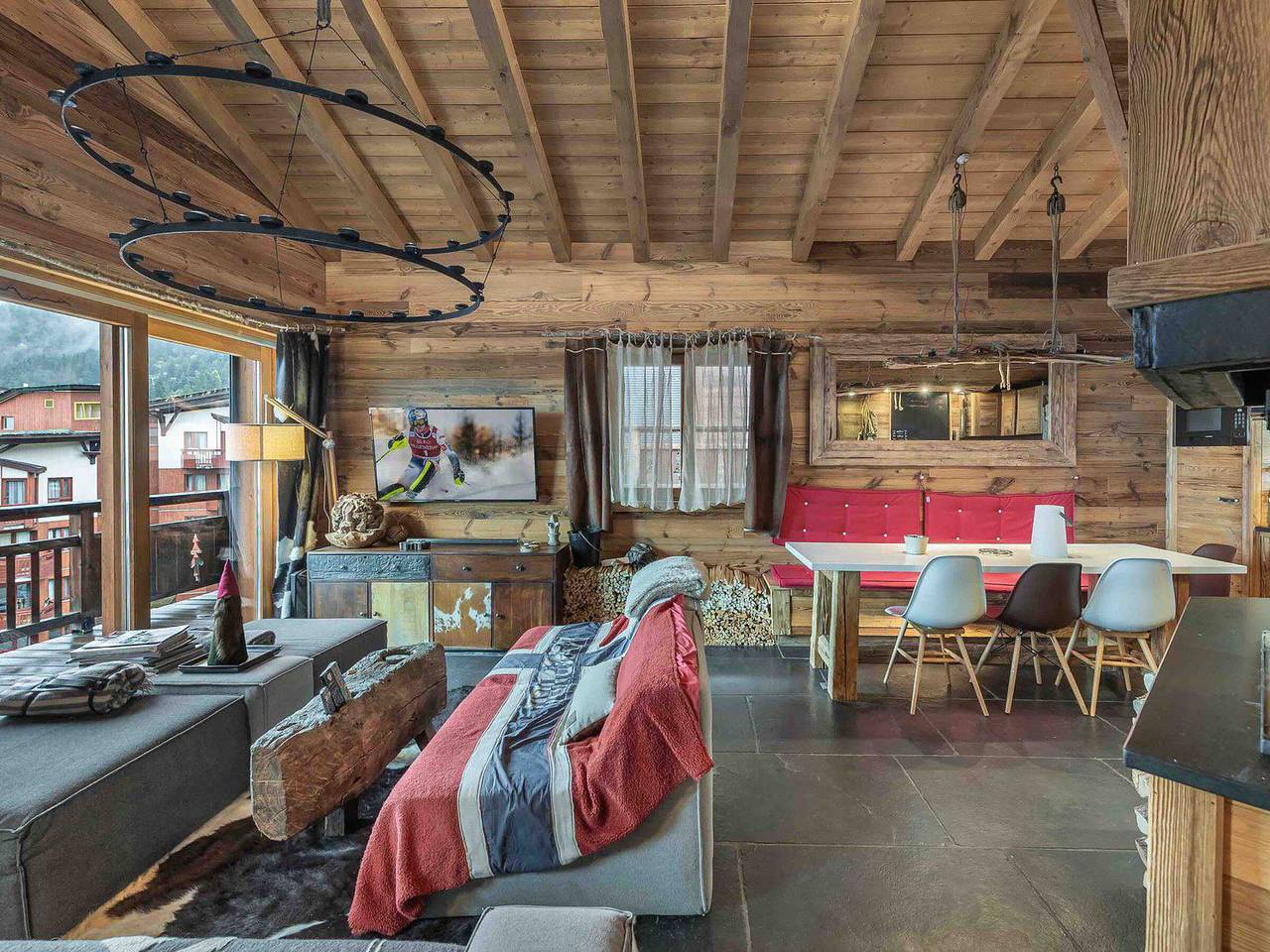 Ganze Wohnung, Direkt an der Piste, Sauna, Parkplatz, Wlan in La Tania, La Perrière