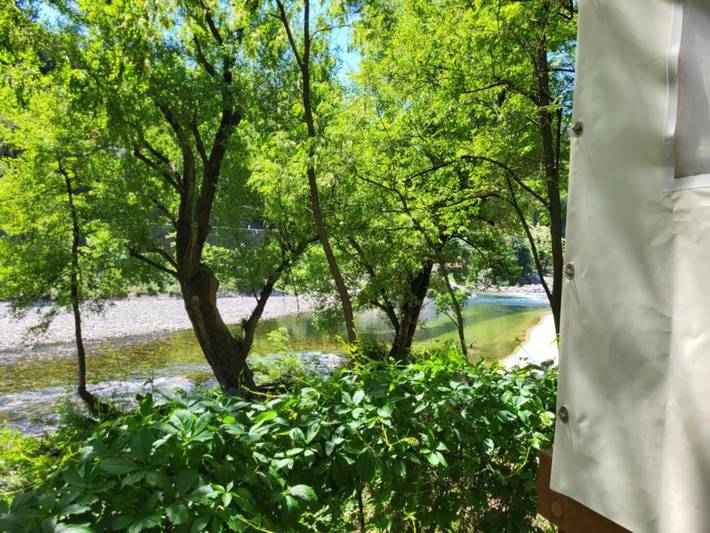 Location de vacances pour 2 personnes, avec terrasse ainsi que vue et jardin, adapté aux familles à Pont-de-Labeaume - 3