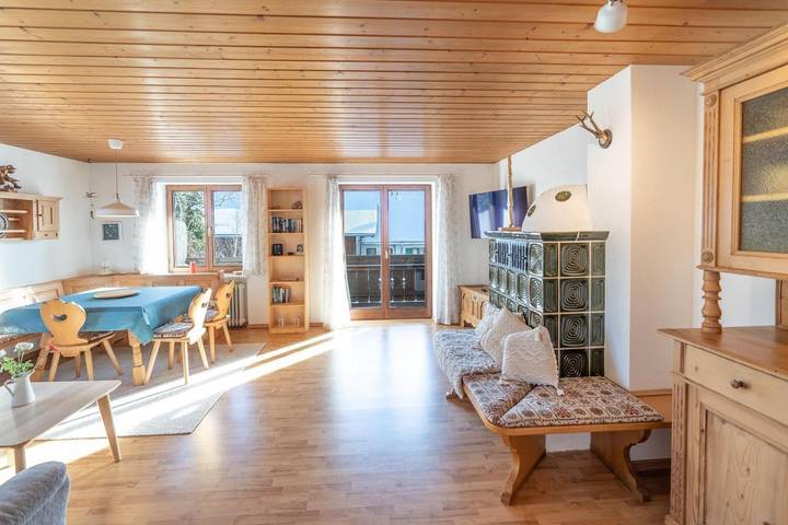 Ferienwohnung für 6 Personen, mit Balkon in Rettenberg
