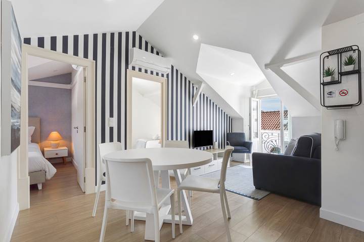 Apartamento entero, Apartamento "Casa Ribeiro - Praia Chic" con balcón y Wi-Fi in Praia da Nazaré, Nazaré