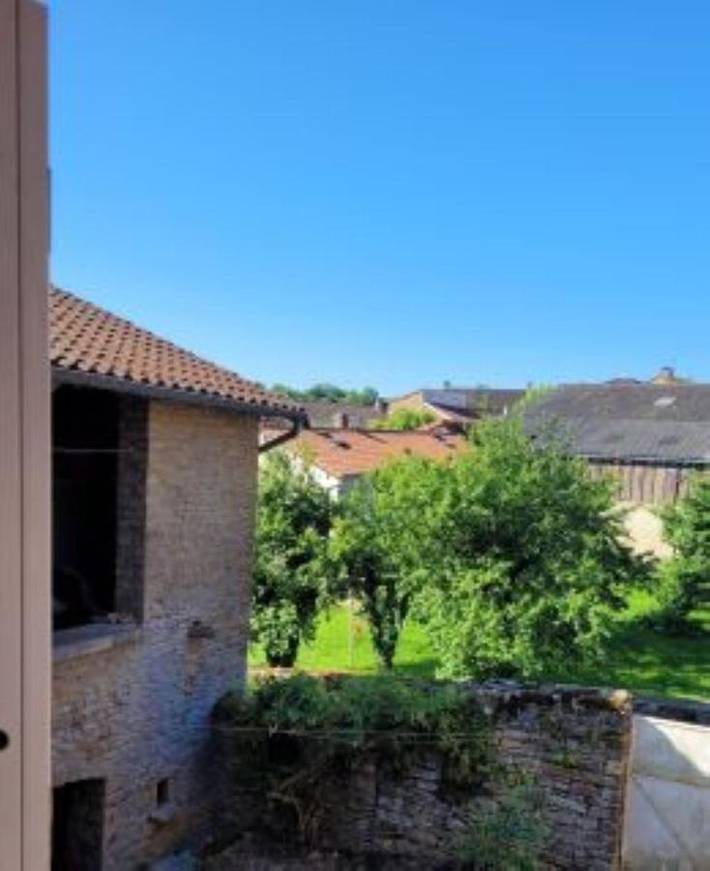Location de vacances pour 2 personnes, avec jardin et vue dans Jalogny - 4