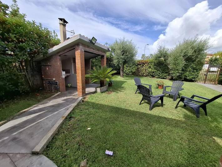 Location de vacances pour 8 personnes, avec jardin et vue, adapté aux familles à Fondi - 2