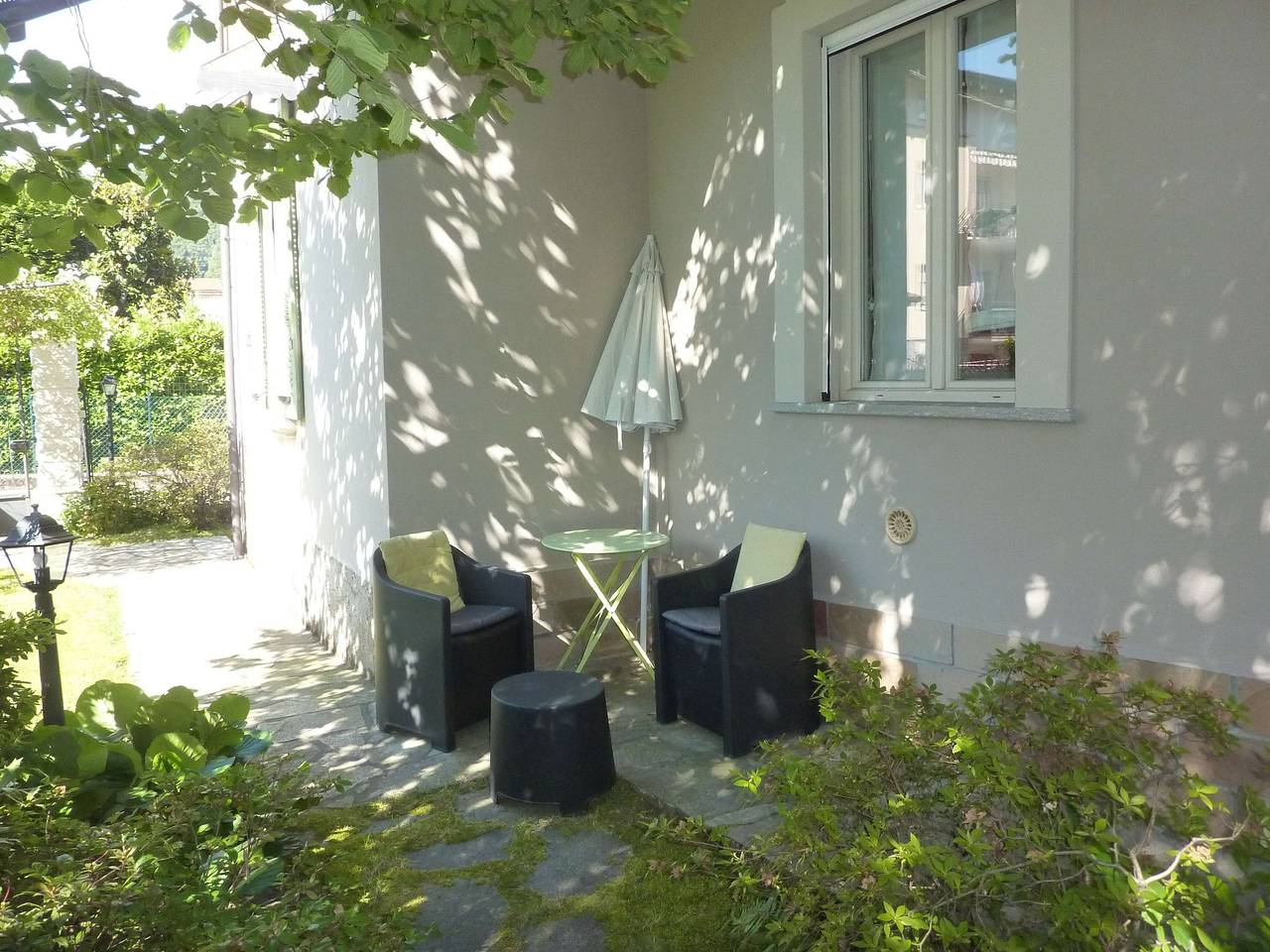 Monolocale intero, Monolocale 'Nocciolo' con Giardino Privato, Wi-Fi e Aria Condizionata in Laveno-Mombello, Lago Maggiore (Lombardia)
