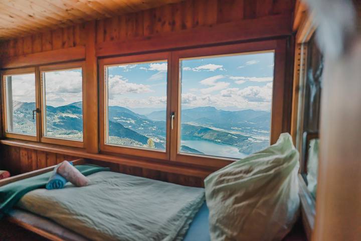 Ganze Ferienwohnung, Almrauschsuite - 5-Bett Familienzimmer mit Veranda in Millstatt, Bezirk Spittal an der Drau