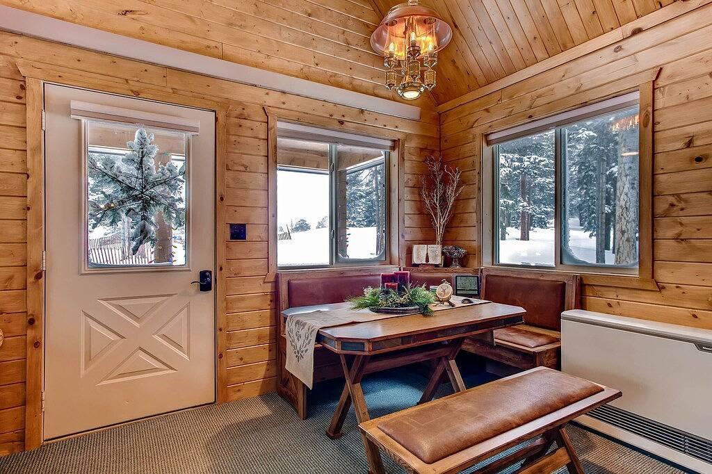 Skurril Hollow / 2 Schlafzimmer / 1 Bad / Bergblick / Holzkamin / Waldgrundstück / In der Nähe von National Forest in Park County