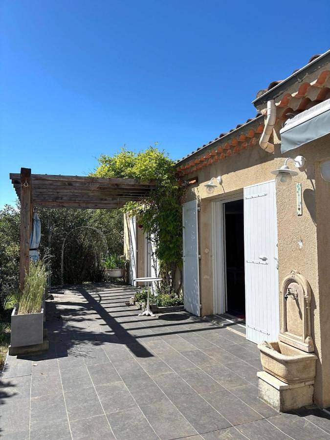 Location de vacances pour 6 personnes, avec terrasse ainsi que vue et jardin à Saou - 4