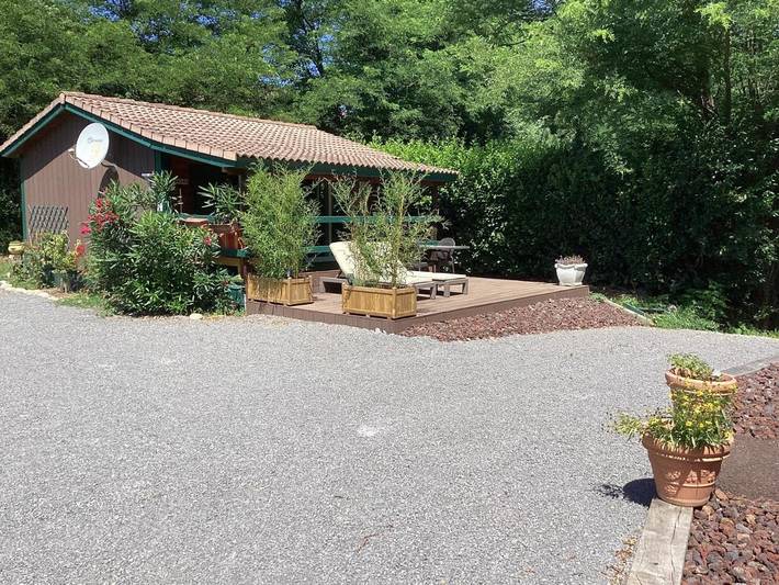 Gîte pour 2 personnes, avec Balcon et Terrasse ainsi que Jardin et Piscine à Pont-de-Labeaume