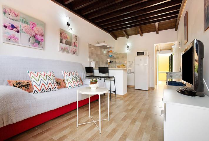 Hel lejlighed, Vacation Home 'Casa Yoaki' with Terrace & Wi-Fi in Tamaragua, La Oliva