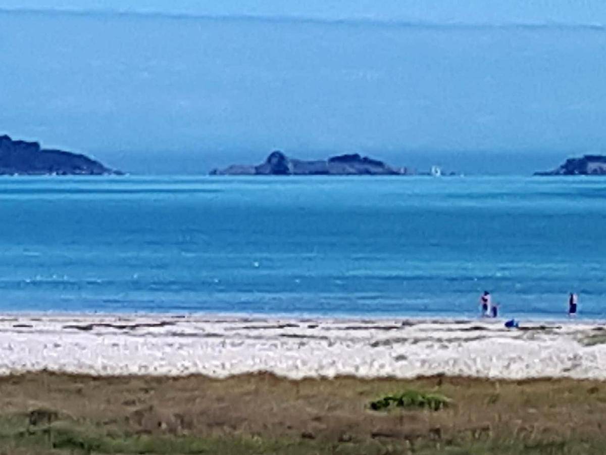 Double Room with Balcony and Sea View in Hirel, Baie du Mont-Saint-Michel