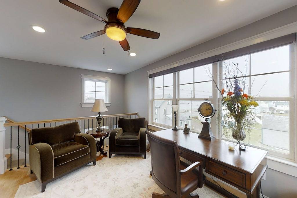 Hochwertiges Haus mit wunderschönem Meerblick - gegenüber vom Strand! in York Beach, Cape Neddick