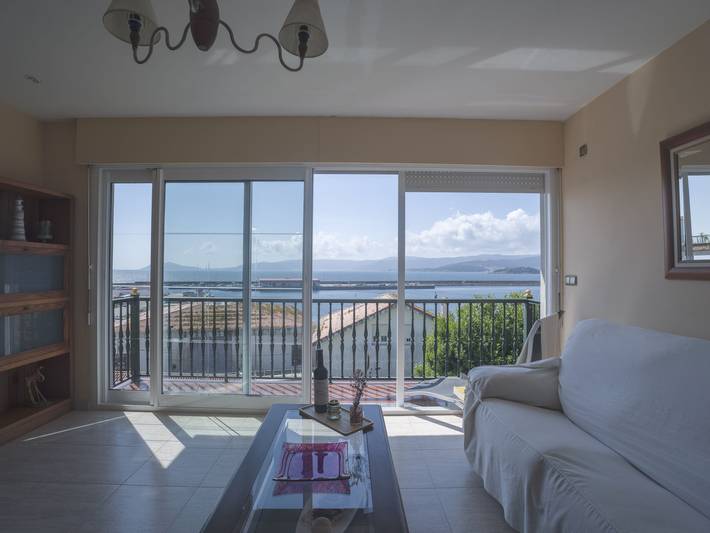 Apartamento para 5 personas, con Balcón y Jardín en Rias Baixas