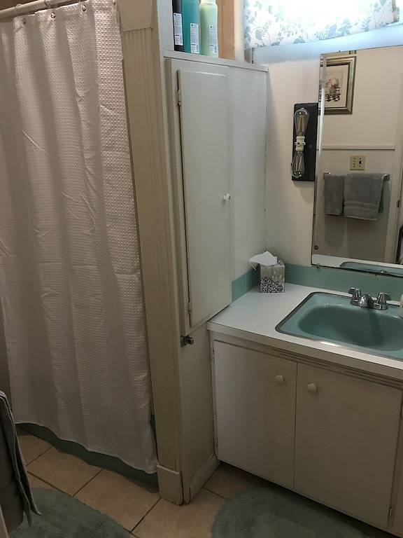 700 Douglas Ave, Close to Main Street, Garage! in Ames (IA), Story County