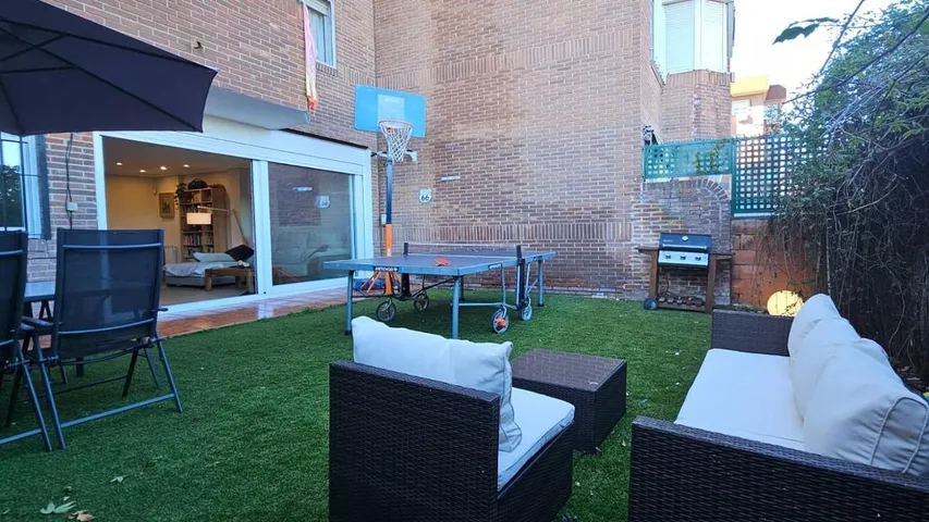 Apartamento de vacaciones para 4 personas, con jardín y piscina - 1