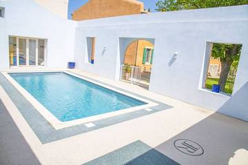 Gîte pour 5 personnes, avec piscine à Ribaute