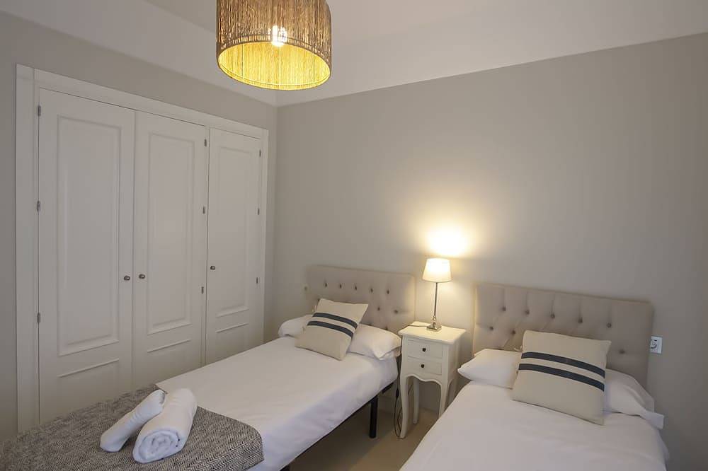 Ganze Wohnung, Lovely 4-bedroom serviced apartment with views in Sotogrande, San Roque
