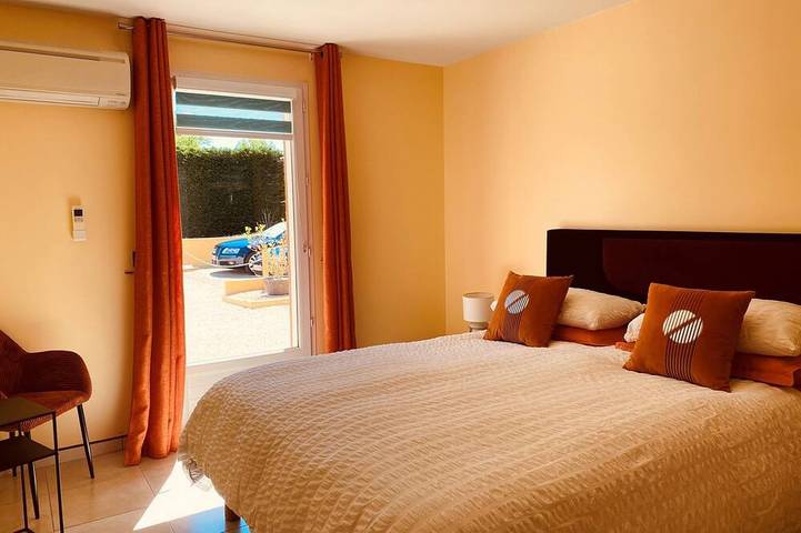 Location de vacances pour 6 personnes, avec jardin à Capdrot - 3