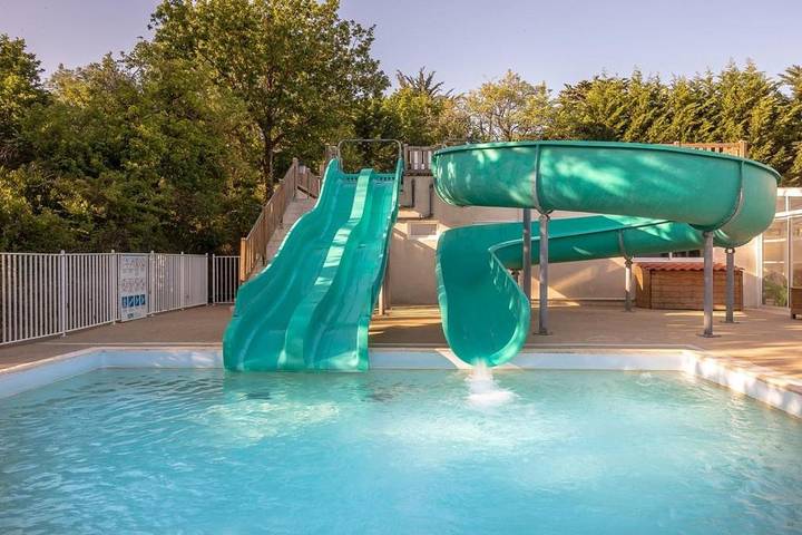 Location de vacances pour 7 personnes, avec piscine et terrasse, animaux acceptés à La Chaize-Giraud - 2