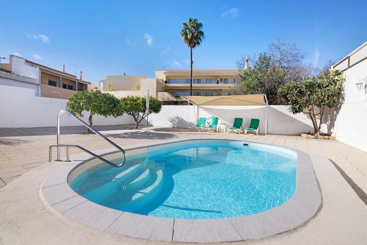 Location de vacances pour 4 personnes, avec Balcon et Jardin dans Boliqueime, District de Faro