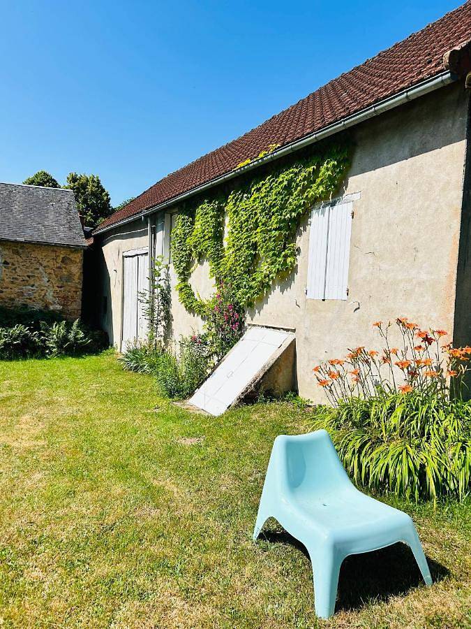Location de vacances pour 2 personnes, avec terrasse et vue à Cussy-en-Morvan - 3