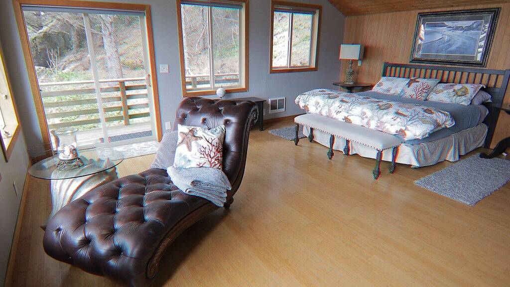 Vacation House for 5 Guests in Oregon Coast, Oregon