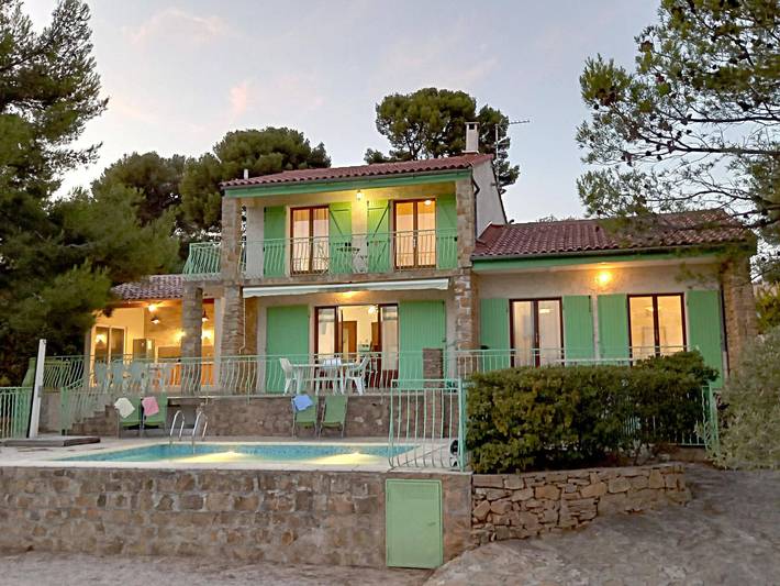 Maison de vacances pour 7 personnes, avec piscine ainsi que jardin et balcon à Ceyreste