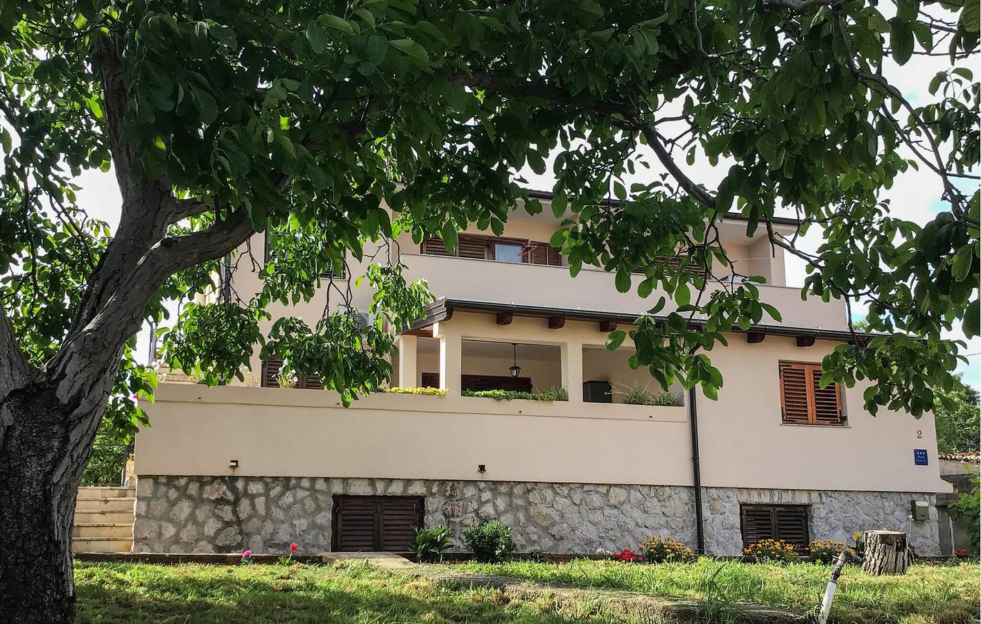 Ganze Ferienwohnung, Ferienwohnung für 5 Personen mit Terrasse in Cres Stadt, Cres