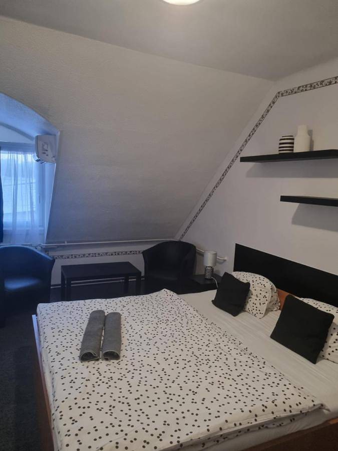 Cottage pour 2 personnes, avec terrasse à Tatabánya