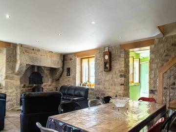 Gîte pour 6 Personnes dans La Fage-Saint-Julien, L'Aubrac, Photo 3