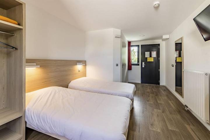 Hôtel pour 2 personnes, avec jardin et terrasse, animaux acceptés à Chantepie - 3