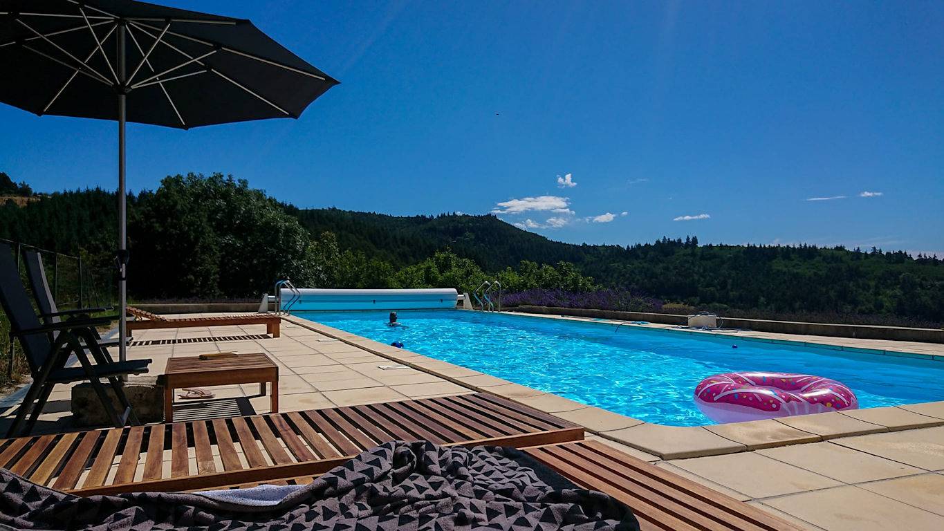 Gîte Domaine Les Cremillieux avec sa grande piscine chauffée in Pailharès, Région de Tournon-sur-Rhône