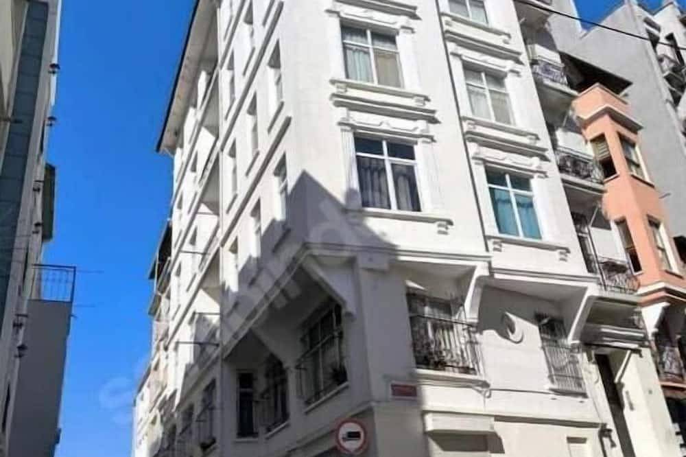 Appartamento intero, Taksim Royal Suit 4 Room in Taksim and No Stairs in Beyoğlu, Şehit Muhtar Mahallesi