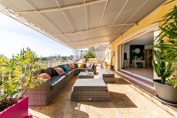 Location de vacances pour 8 personnes, avec jardin et piscine à Aups - 4