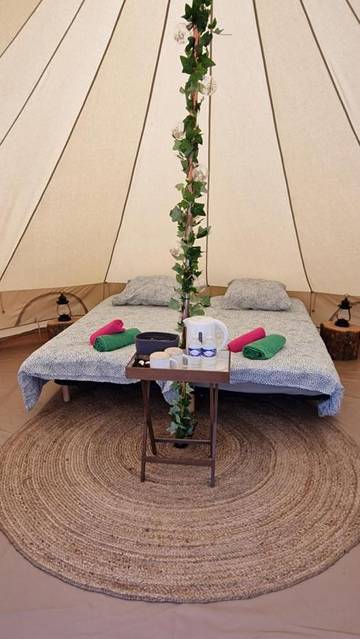 Chambre d’hôte pour 4 personnes, avec jardin ainsi que terrasse et vue à Roquefeuil