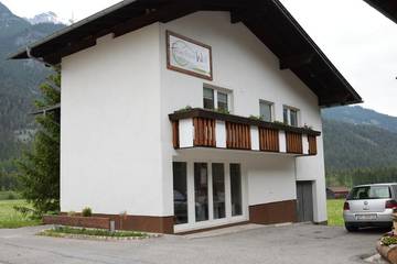 Ferienhaus für 4 Personen, mit Balkon und Ausblick im Lechtal