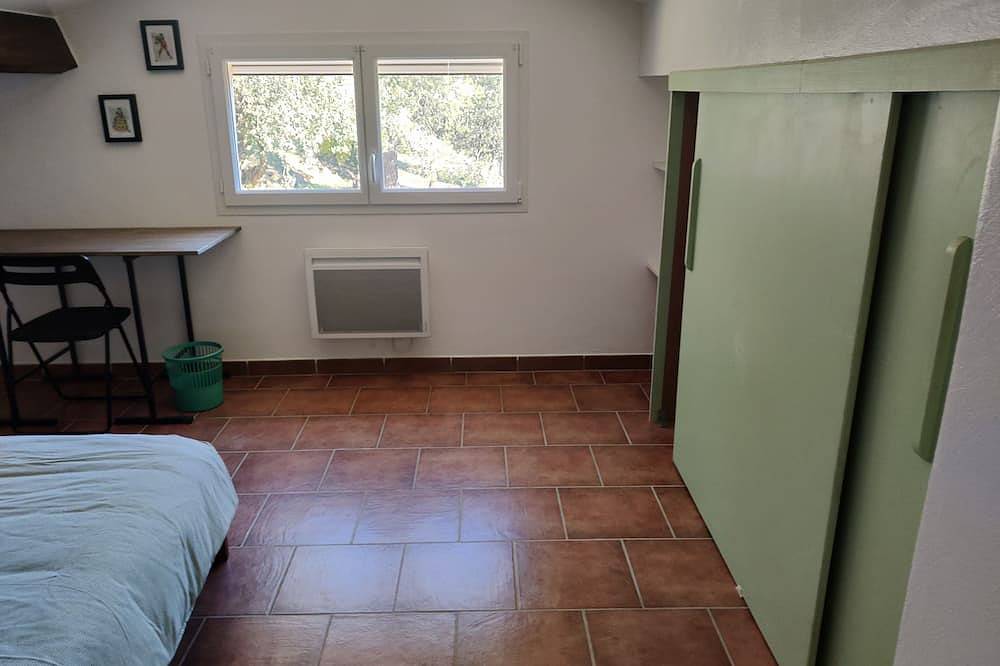 Self-catering cottage near Lac du Salagou in Lieuran-Cabrières, Béziers region