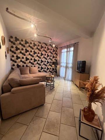 Gîte pour 4 personnes, avec jardin à Grossa