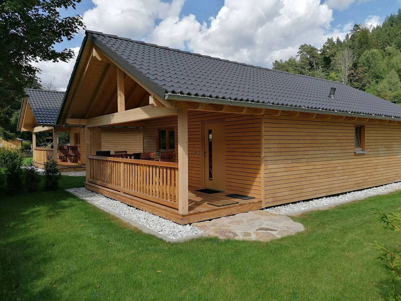 Natur-Camp Tannenfels - Blockhütte, 60 qm, 2 Schlafzimmer, Holzterrasse mit Garten, max. 4 Personen in Mitteltal, Baiersbronn