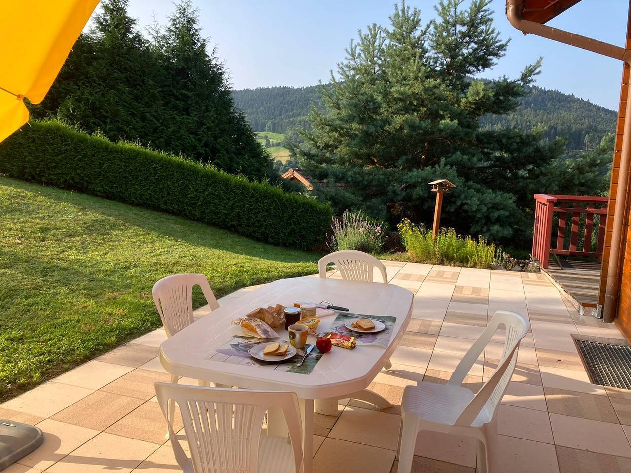 Chalet 3*** Les Hortensias Bleus - vue panoramique (alt. 600 m) in Basse-sur-le-Rupt, Parc naturel régional des Ballons des Vosges