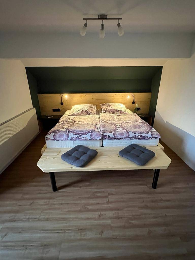Ganze Ferienwohnung, Fewo/3 Schlafräume/Ostbalkon/sep. Eingang in Hopferau, Bayerisch Schwaben