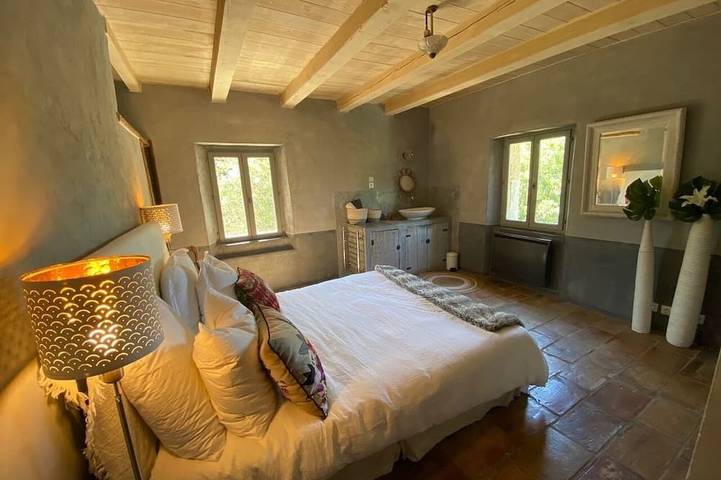 Location de vacances pour 6 personnes, avec terrasse et jardin à Aubussargues - 3