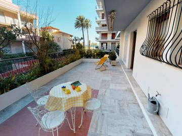 Gîte pour 4 personnes, avec balcon dans Plage des Sablettes Est